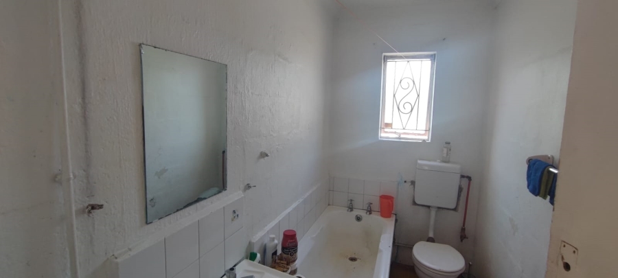 2 Bedroom Property for Sale in Lentegeur Western Cape